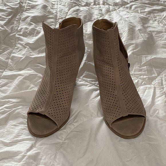 Brash Perforated Peep-toe Booties / Boots - Picture 4 of 10